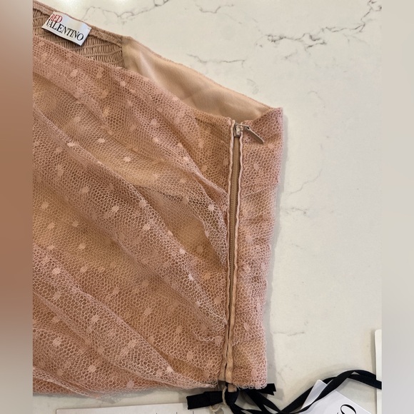 RED VALENTINO Cropped One Sleeve Tulle Swiss Dot Top. EU 44 or U.S. 8 NWT. $657! - Picture 4 of 10